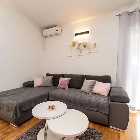 דירה Dalmatia (adults Only)