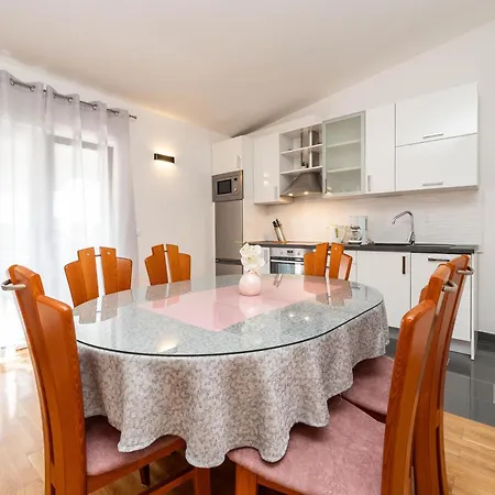 Dalmatia (adults Only) * פריבלאקה